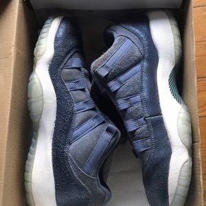Jordan retro 11 Blue moon